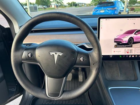 Used 2023 Tesla Model Y Long Range AWD/4WD image 17