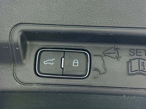 Used 2025 Ford Explorer Platinum w/ LUX Leather Package image 32