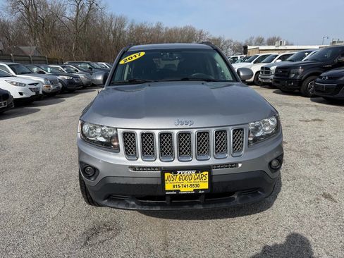 Used 2017 Jeep Compass Latitude image 4