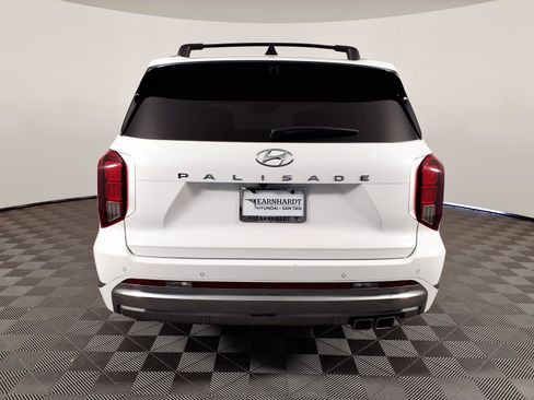 Certified 2025 Hyundai Palisade Calligraphy FWD image 5