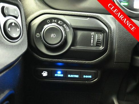 Used 2023 Jeep Wrangler Unlimited image 27