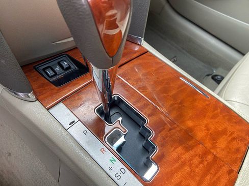 Used 2011 Toyota Camry XLE w/ XLE Extra-Value Pkg #2 image 13