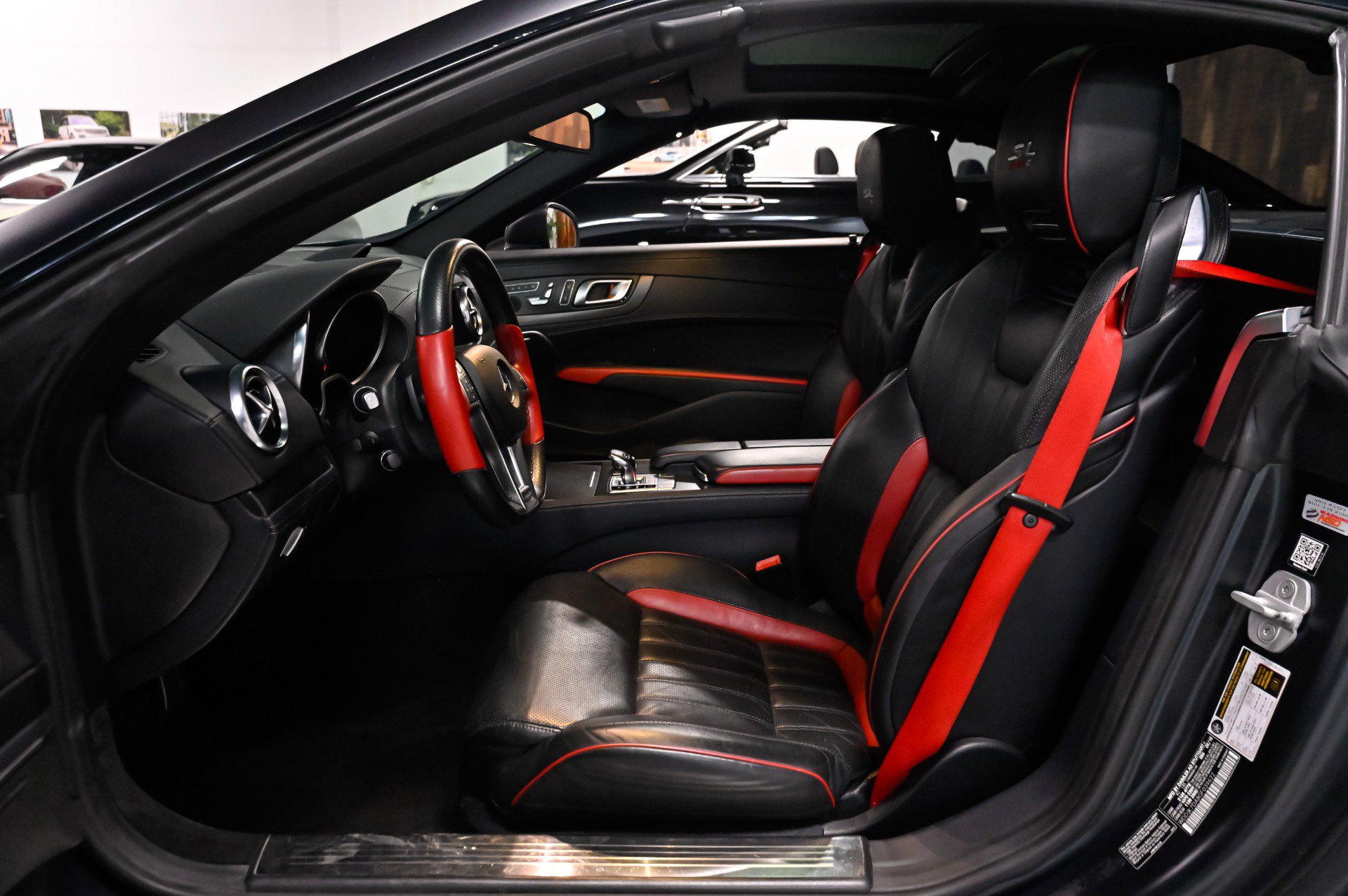 Used 2016 Mercedes-Benz SL 550 w/ Mille Miglia Edition image 5