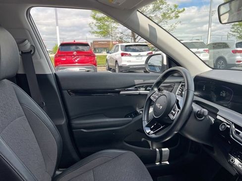 Certified 2025 Kia Seltos S FWD image 35