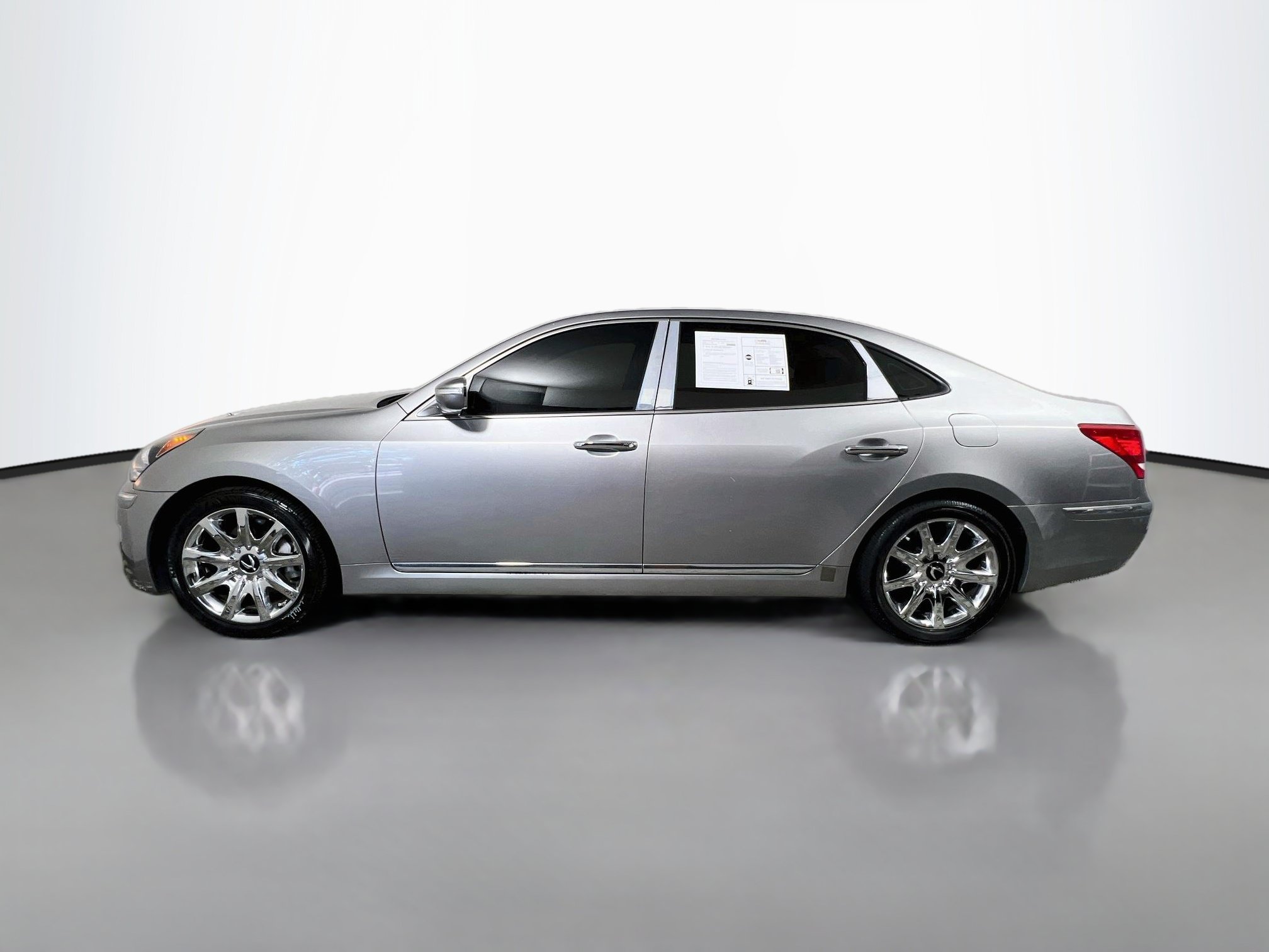 Used 2013 Hyundai Equus Signature RWD image 9