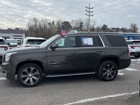 Used 2019 GMC Yukon SLE w/ Convenience Package image 2