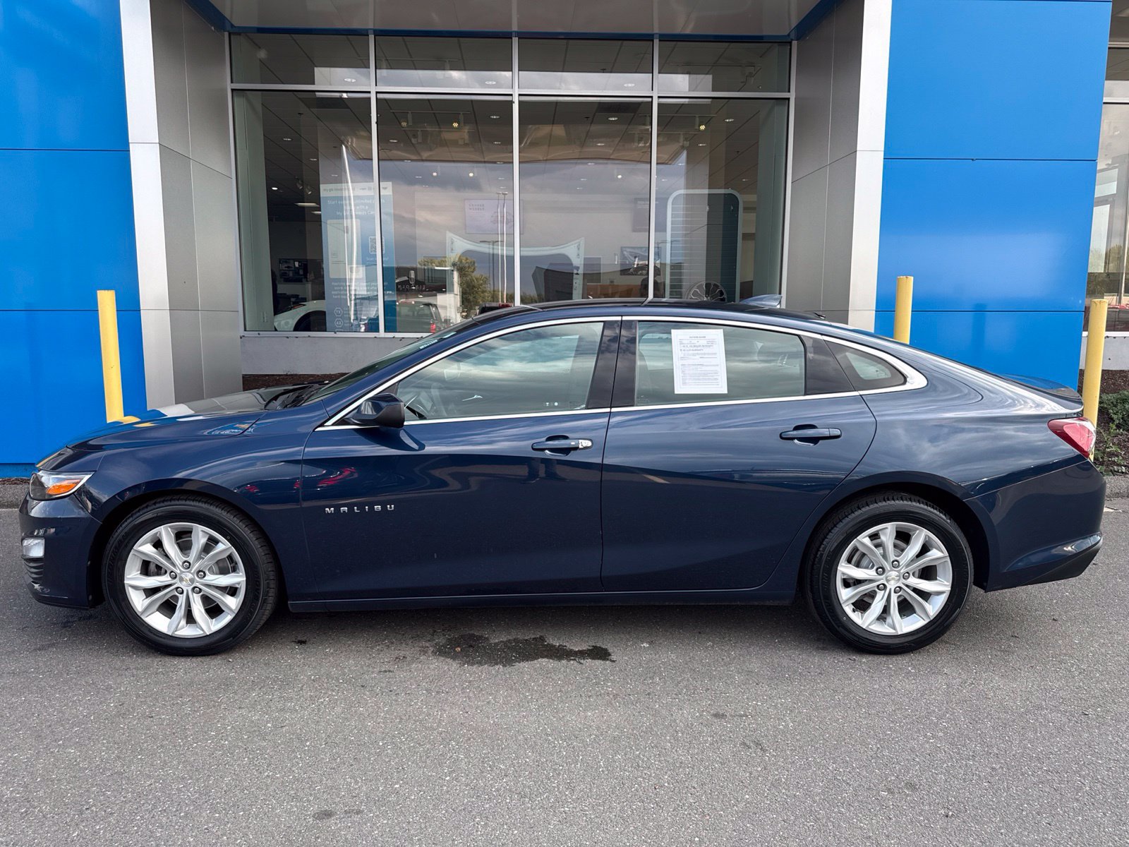 Used 2020 Chevrolet Malibu LT FWD image 9