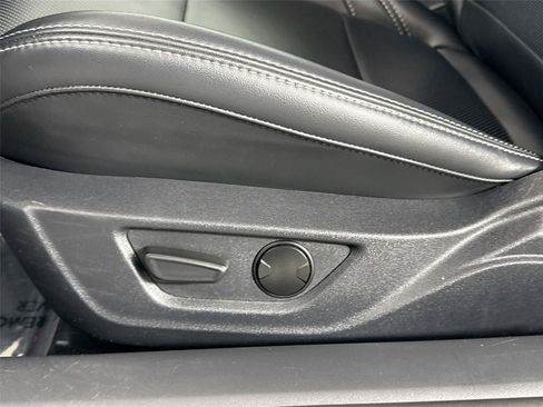 Used 2025 Ford Mustang Premium RWD image 32