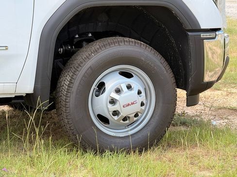 New 2026 GMC Sierra 3500 Pro AWD/4WD image 10