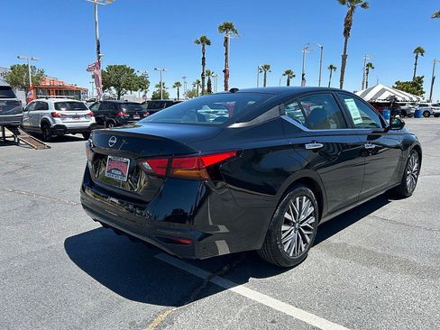 Used 2025 Nissan Altima 2.5 SV FWD image 7