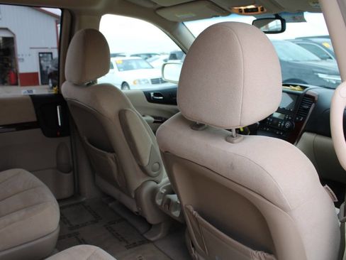 Used 2007 Hyundai Entourage GLS FWD image 11