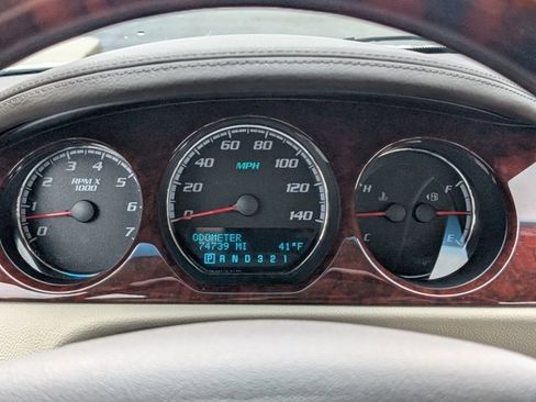 Used 2009 Buick Lucerne Super image 12