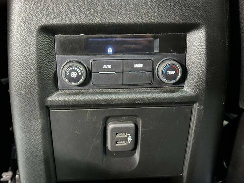 Used 2023 Chevrolet Traverse LT AWD/4WD image 17