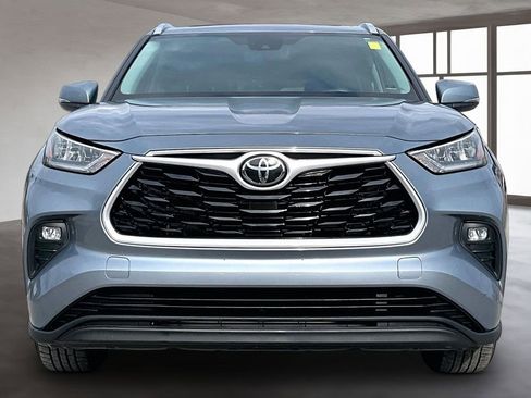 Used 2020 Toyota Highlander XLE image 2