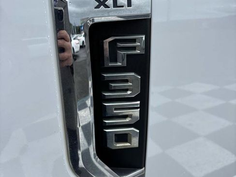 Used 2019 Ford F350 XLT w/ Camper Package AWD/4WD image 3