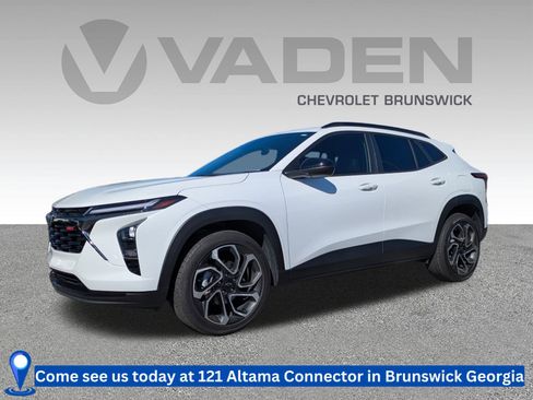 Used 2025 Chevrolet Trax RS w/ Sunroof Package image 1