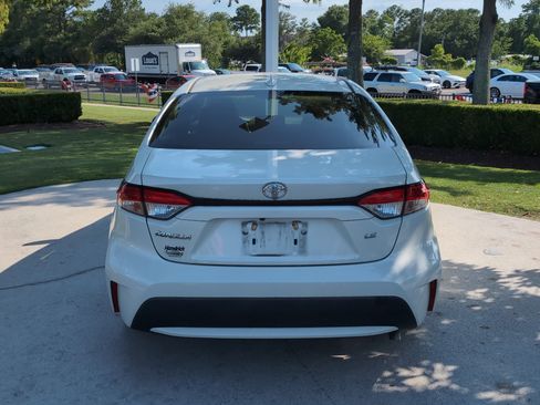 Used 2020 Toyota Corolla LE FWD image 9