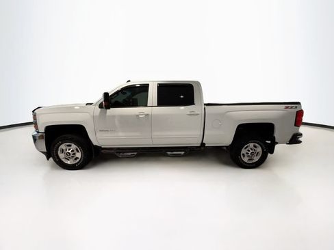 Used 2017 Chevrolet Silverado 2500 LT w/ LT Convenience Package AWD/4WD image 4