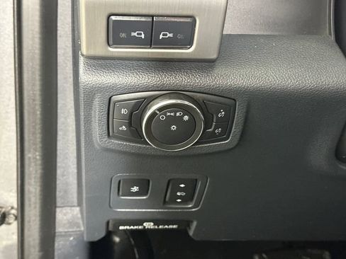 Used 2022 Ford F350 Platinum w/ FX4 Off-Road Package image 19