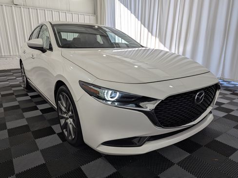 Used 2022 MAZDA MAZDA3 s FWD image 5
