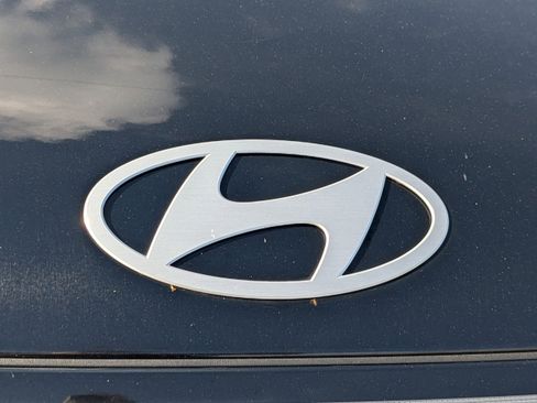 Used 2024 Hyundai Kona Limited AWD/4WD image 36