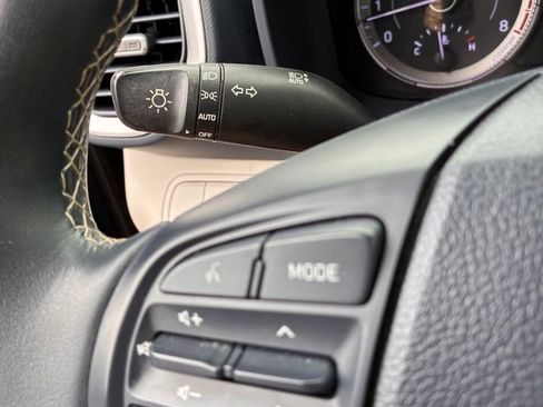 Used 2021 Hyundai Venue FWD image 27