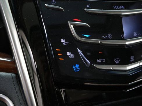 Used 2019 Cadillac Escalade Luxury w/ Escalade Sport Edition image 54