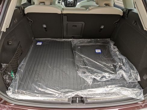 New 2026 Volvo XC60 B5 Ultra w/ Protection Package Premier image 26