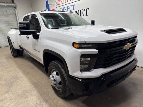 Used 2025 Chevrolet Silverado 3500 W/T image 2