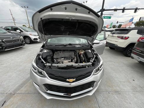 Used 2018 Chevrolet Cruze LS FWD image 15