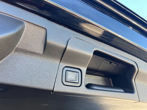 Used 2021 GMC Acadia SLE w/ Driver Convenience Package AWD/4WD image 26