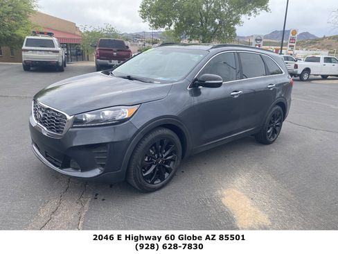 Used 2020 Kia Sorento S FWD image 1