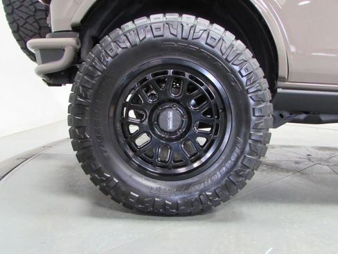 New 2025 Ford Bronco Outer Banks AWD/4WD image 9