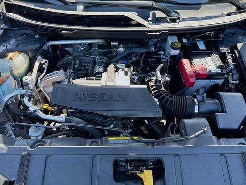 Used 2024 Nissan Rogue S FWD image 28
