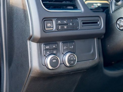 Used 2023 GMC Yukon XL SLT image 15