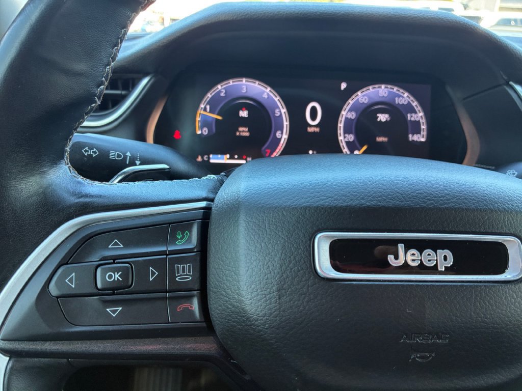 Used 2021 Jeep Grand Cherokee L Laredo w/ Luxury Tech Group I AWD/4WD image 11
