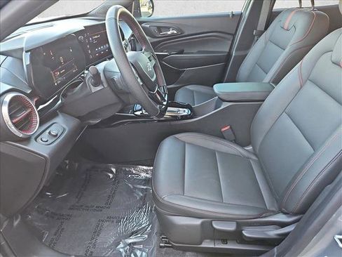 Used 2024 Chevrolet Trax RS w/ Sunroof Package image 22