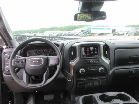 New 2026 GMC Sierra 3500 Pro AWD/4WD image 16