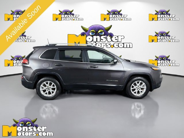 Used 2018 Jeep Cherokee Latitude w/ Cold Weather Group AWD/4WD image 4