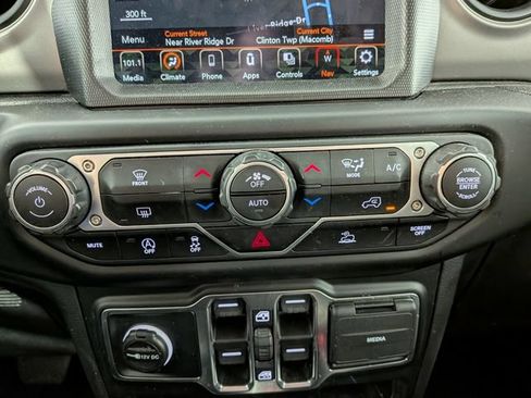 Used 2021 Jeep Wrangler Unlimited Sport AWD/4WD image 22