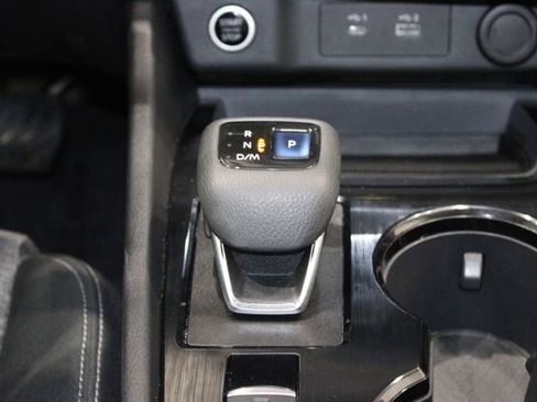 Used 2022 Nissan Rogue SV image 40