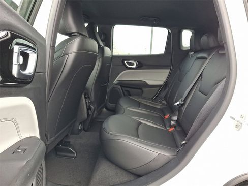 New 2026 Jeep Compass Limited image 5