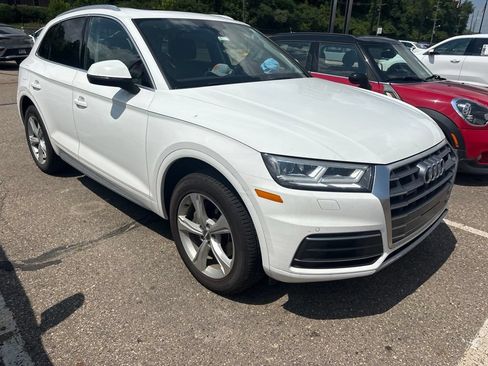 Used 2020 Audi Q5 2.0T Premium Plus w/ Premium Plus Package AWD/4WD image 2