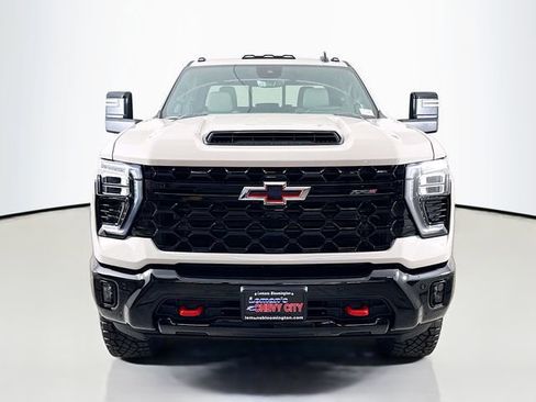 New 2026 Chevrolet Silverado 2500 ZR2 AWD/4WD image 2