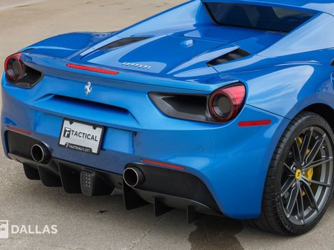 Used 2018 Ferrari 488 Spider RWD image 16