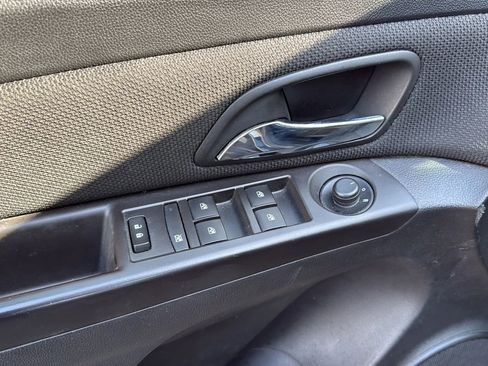 Used 2016 Chevrolet Cruze LT w/ Technology Package image 27