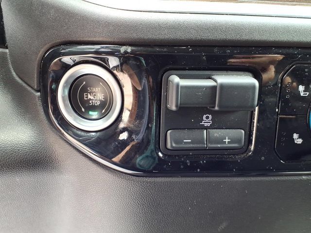 Used 2022 Chevrolet Silverado 1500 RST AWD/4WD image 34