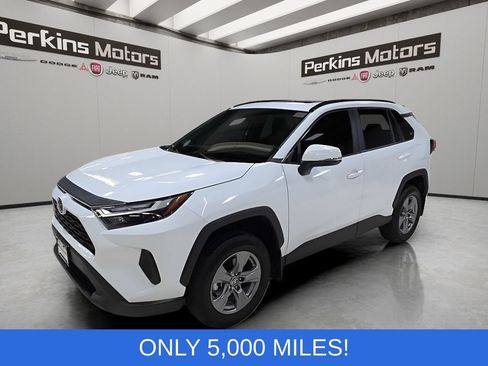 Used 2025 Toyota RAV4 XLE w/ Convenience Package AWD/4WD image 1