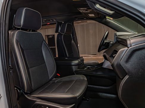 Used 2023 GMC Yukon SLT w/ Max Trailering Package image 28