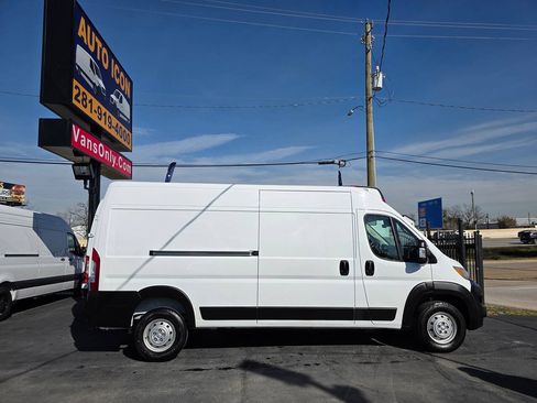 Used 2023 RAM ProMaster 3500 FWD image 3